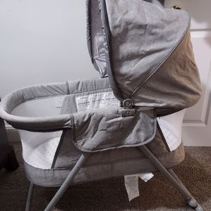 Safety 1st rocking bassinet
